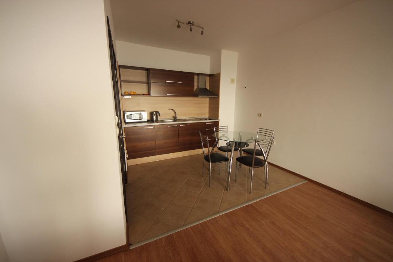 Menada Rocamar Apartments Tsarevo Esterno foto