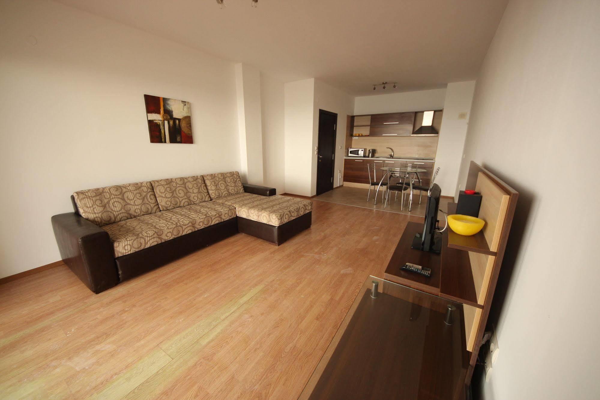 Menada Rocamar Apartments Tsarevo Esterno foto