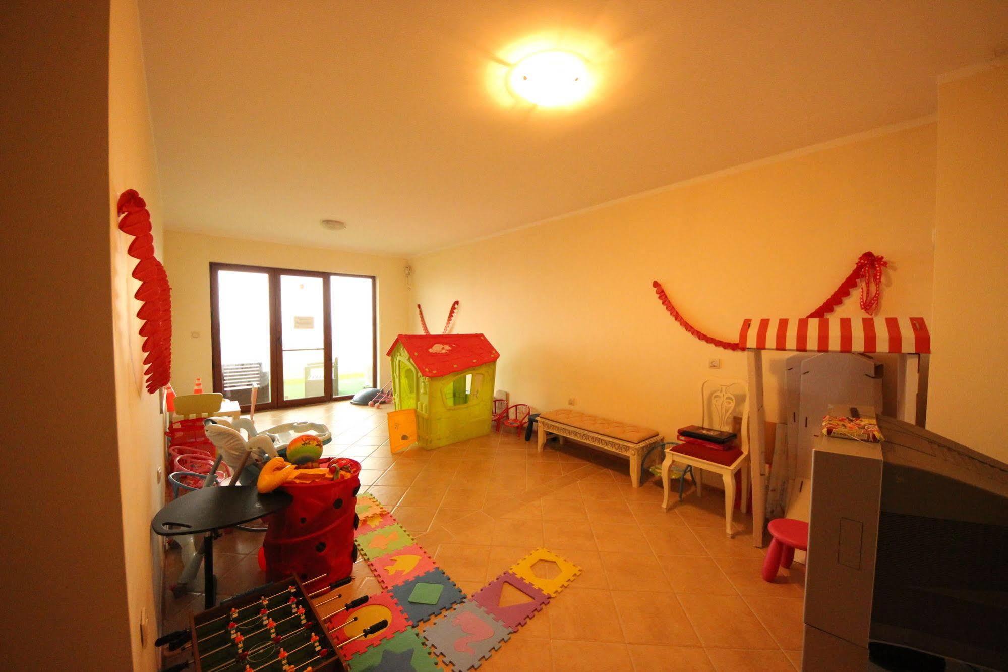 Menada Rocamar Apartments Tsarevo Esterno foto