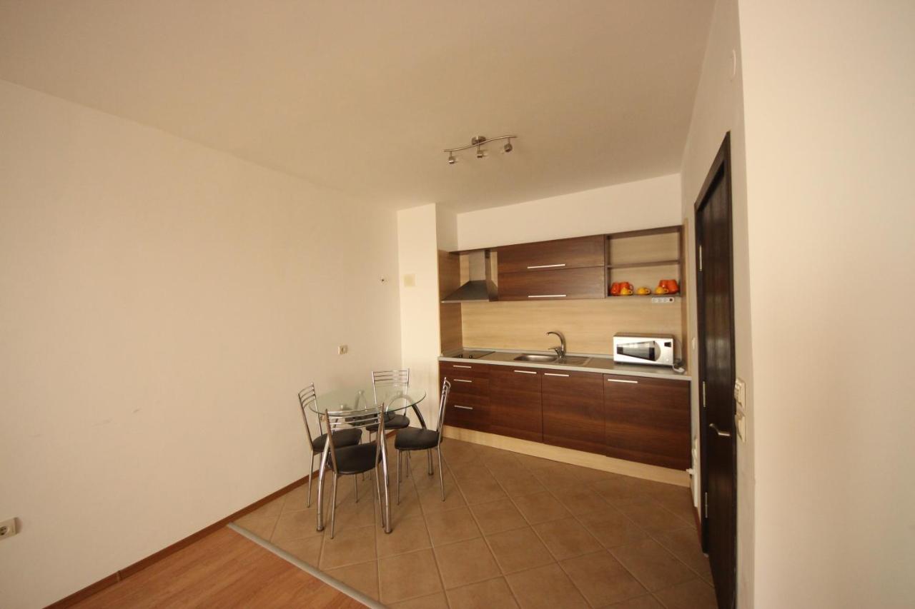 Menada Rocamar Apartments Tsarevo Esterno foto