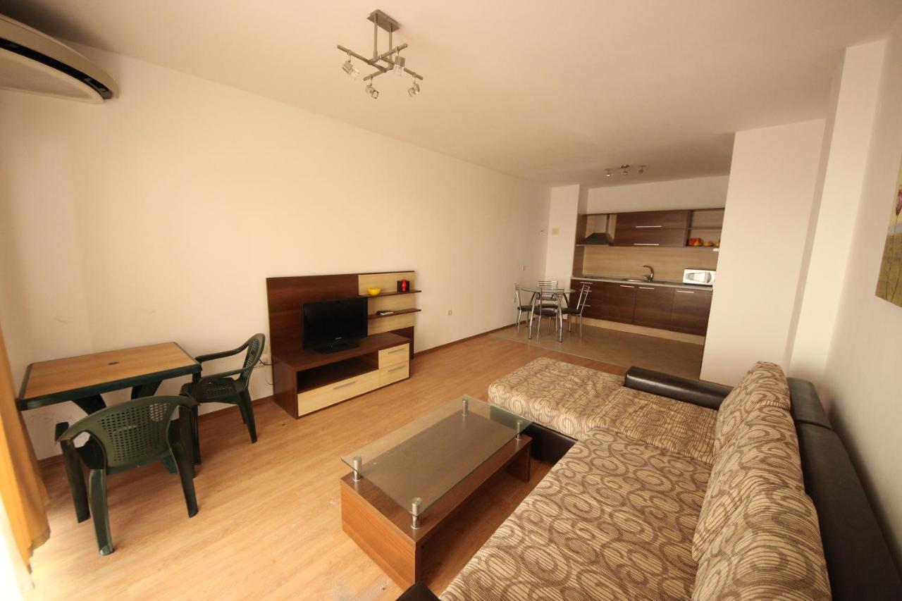 Menada Rocamar Apartments Tsarevo Esterno foto